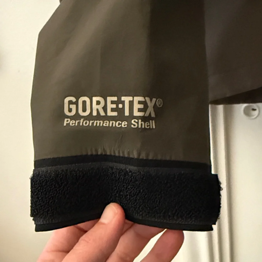 Simms Goretex Guide Jacket/Brown Olive - men's large - great condition - Picture 3 of 14